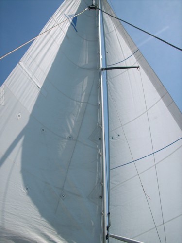 Adventure unter vollen Segeln